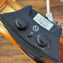 【バナナ苫小牧】動作確認品 DeLonghi/デロンギ  セラミックファンヒーター DCH7032J-BK 2017年製 ブラックの画像
