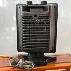 【バナナ苫小牧】動作確認品 DeLonghi/デロンギ  セラミックファンヒーター DCH7032J-BK 2017年製 ブラックの画像