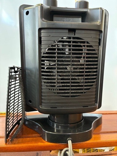 【バナナ苫小牧】動作確認品 DeLonghi/デロンギ  セラミックファンヒーター DCH7032J-BK 2017年製 ブラック