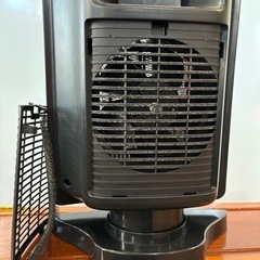 【バナナ苫小牧】動作確認品 DeLonghi/デロンギ  セラミックファンヒーター DCH7032J-BK 2017年製 ブラックの画像