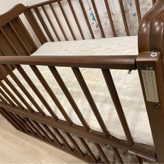 ベビーベッドの画像