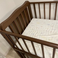 ベビーベッドの画像