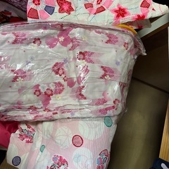 子供用浴衣と帯と下駄の画像