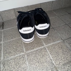 adidasスニーカーの画像