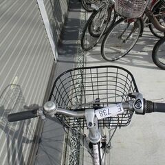 E738★限定特価★ 中古自転車 【26インチ　黒　軽快車　3段　LEDオートライト 】の画像