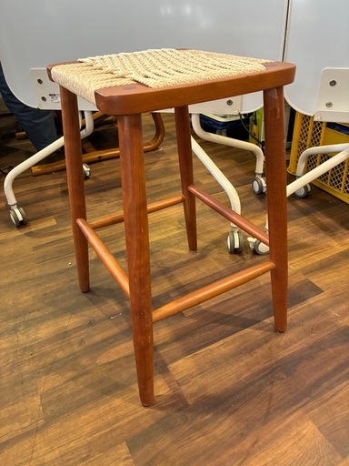 【バナナ苫小牧】 美品 木製スツール 編み込み ナチュラル H55cm × W35cm