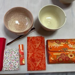 お茶碗(抹茶用)と茶道道具の画像
