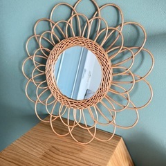 フラワーモチーフ ラタンミラー 壁掛けミラー 壁掛けの画像