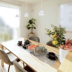 ダイニングテーブル、椅子４脚の画像