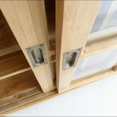 チーク無垢材 引戸ガラスキャビネット3段N 食器棚 飾り棚 カウンター ナチュラル キッチン収納 手作り 銘木家具 の画像