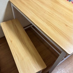 ダイニングテーブルの画像