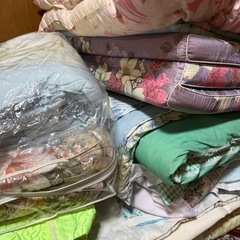 布団、毛布、掛け布団まとめての画像