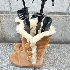 UGGのキャメル？色のブーツです。の画像