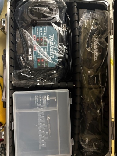 マキタ 充電式ペンインパクトドライバtd022dshxo 色：オリーブ新品、未使用品‼️