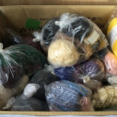 毛糸玉いっぱい　100円/袋の画像