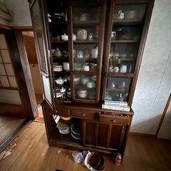 食器棚の画像