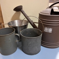 ガーデニング用品　ジョウロ　ブリキプランターカバーなど　の画像