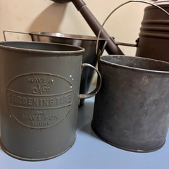 ガーデニング用品　ジョウロ　ブリキプランターカバーなど　の画像