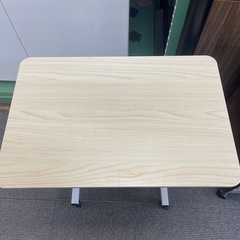 【リサイクルサービス八光】幅59.5㎝　ナチュラルベージュ　ベッドサイドテーブル　キャスター付きの画像