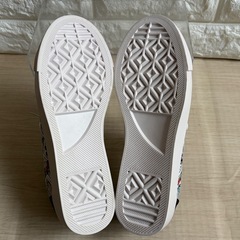 ミッキー柄　スニーカー　 レディース　 Mサイズ 約23.5cmの画像