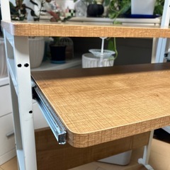 パソコンデスクの画像