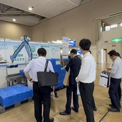 東京ビッグサイト（3日間）ブース前での営業の画像