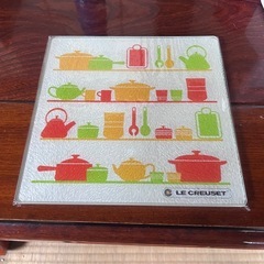 未使用★ル・クルーゼ★ガラスキッチンプレート　鍋敷きの画像
