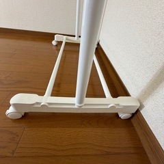 ハンガーラックの画像