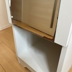 収納つき姿見の画像