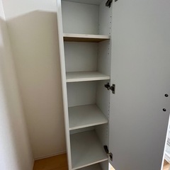 収納つき姿見の画像