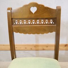 静岡の家具メーカー”パリの雑貨屋”より F-34 ダイニングチェアです。ヨーロピアンクラシックながらも愛らしいディティールがお部屋を特別な雰囲気に🎵の画像