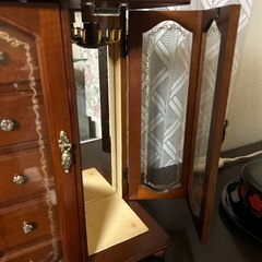 オルゴール付きジュエリーケースの画像