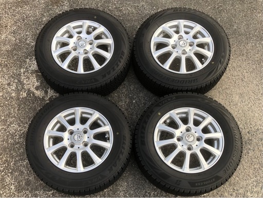 ブルーテックキャンター3tダンプに履いてました。