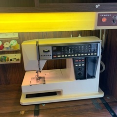 ジャノメミシンとミシン台セットの画像