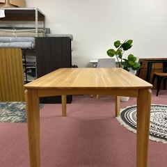 オール無垢のダイニングテーブルの画像