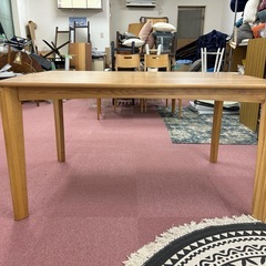 オール無垢のダイニングテーブルの画像