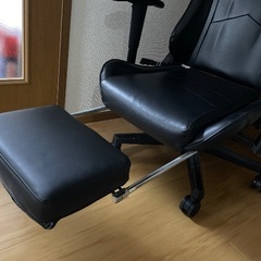 ゲーミングチェアの画像