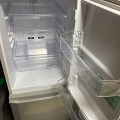 冷蔵庫 146リットル 2015年製 三菱 MR-P15Z-S1 シルバー 100Lクラス 2ドア MITSUBISHI 2ドア冷蔵庫 家電 キッチン家電 146L の画像