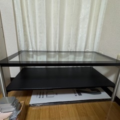 ガラステーブルの画像