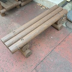 木製　屋外長椅子の画像