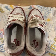 スニーカーの画像