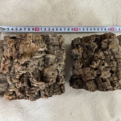 爬虫類などのレイアウト用品　コルクシェルター、コルク板をセットでの画像