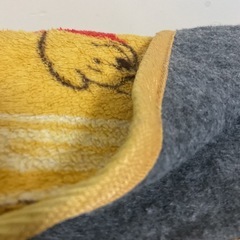 ラグ　マット　敷毛布  85✖️実167 cm  黄色プーさん柄の画像