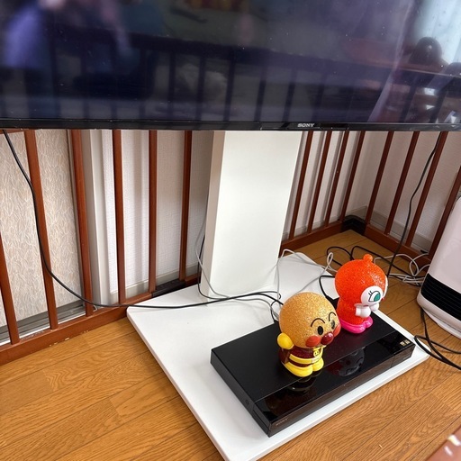  再募集　テレビスタンド　ホワイト