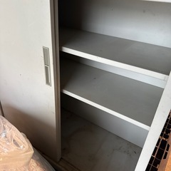 スライドドア　スチールキャビネットの画像