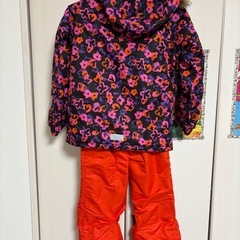 FABLICEスキーウェア＆グローブ140cmの画像