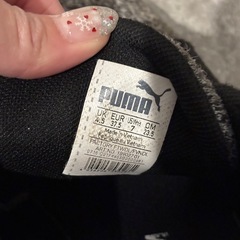 PUMA 軽量　23.5cm スニーカー　の画像