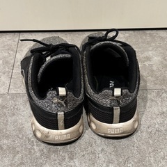 PUMA 軽量　23.5cm スニーカー　の画像