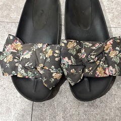花柄リボン付きサンダル　Lの画像