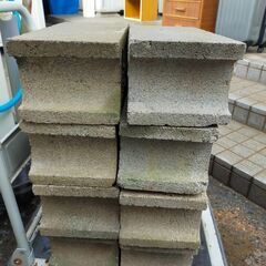 【年末年始営業のお知らせ】12月29日～1月4日までお休みとさせていただきます△ C コンクリートブロック 8点おまとめ  欠け、汚れありの画像